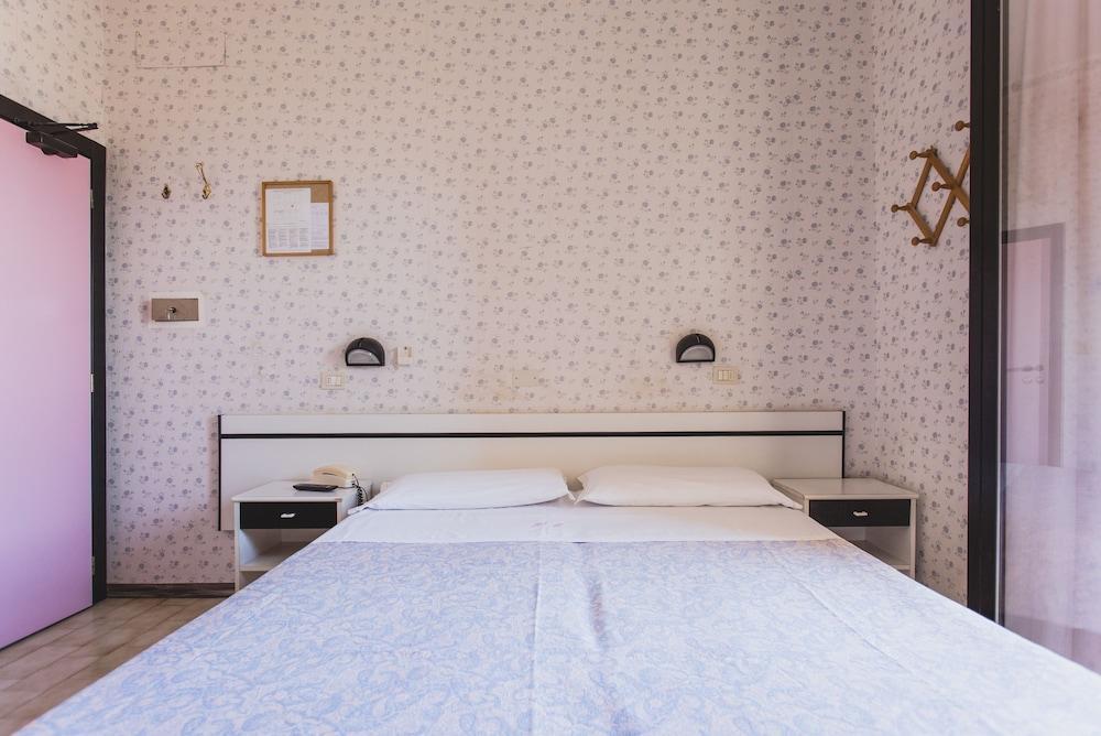 Hotel Eden Визербелла Экстерьер фото